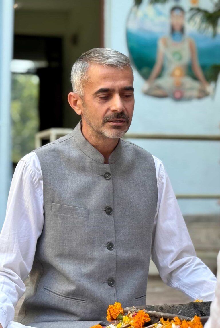 Damoder Ji Ayuveda teacher